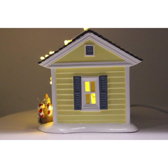 Dept 56 Snow Village - The Griswold Holiday Garage - Picture 3 of 7